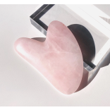 Amalfis rožinio kvarco akmens veido masažuoklis Gua Sha 2