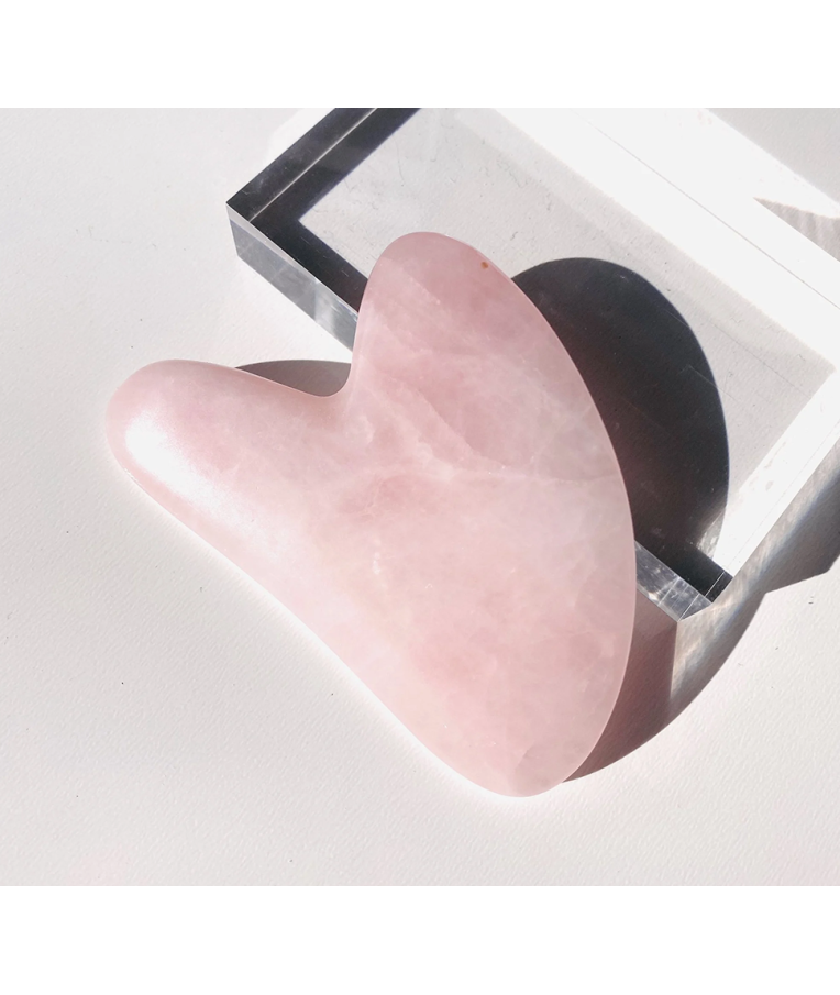 Amalfis rožinio kvarco akmens veido masažuoklis Gua Sha 2
